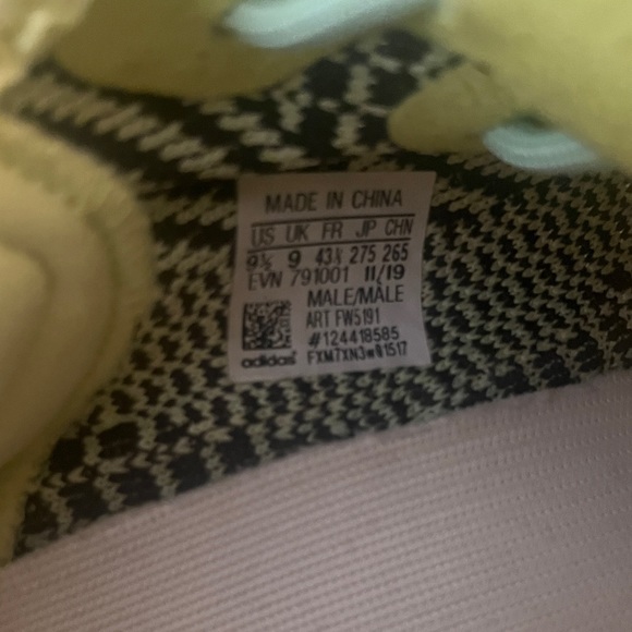 Adidas Yeezy Boost 350 V2. Men’s Size 9.5 Green Colored Yeezys. - Picture 11 of 12